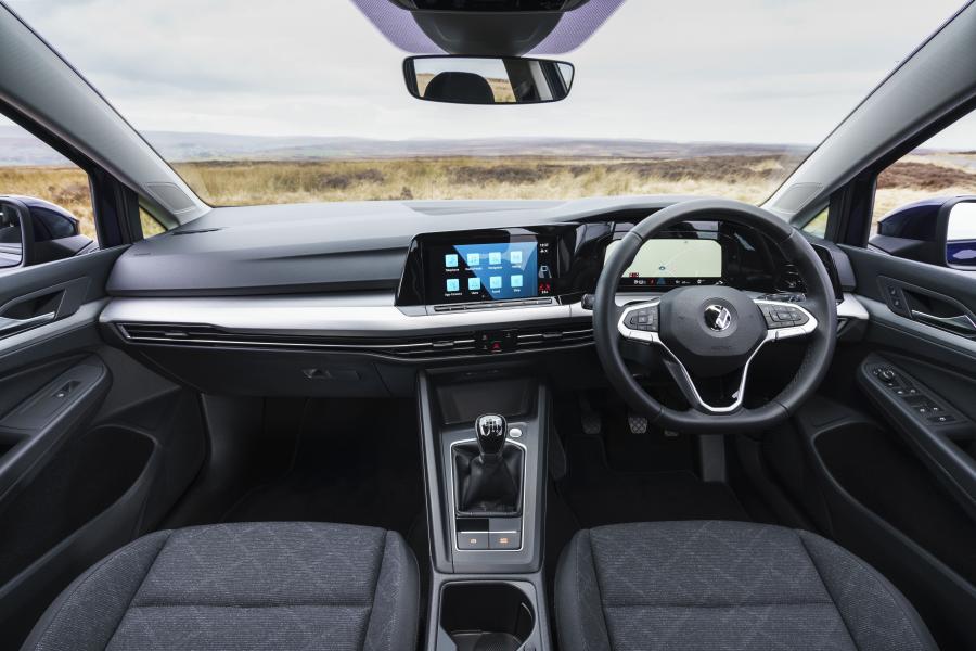 Торпедо Volkswagen Golf Life 2020 года  (UK) (фото 26 из 40)